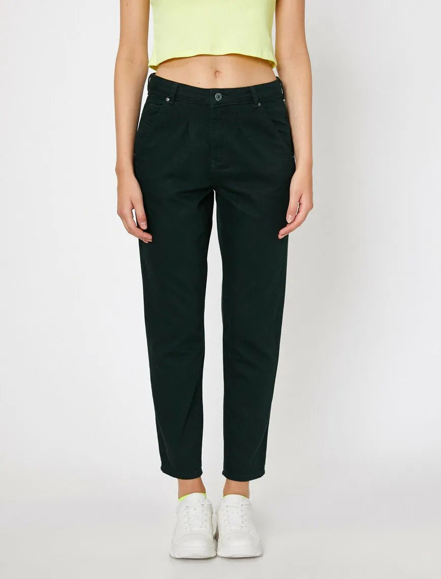 16345 Green Casual Trousers