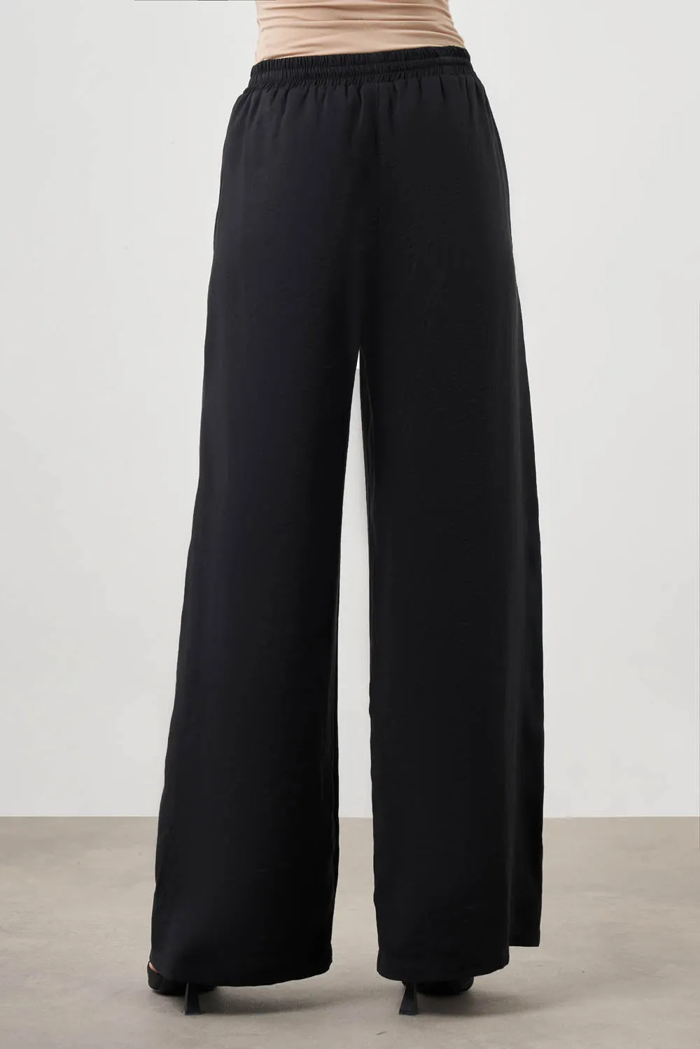 Mizalle- Wide Leg Pants Black