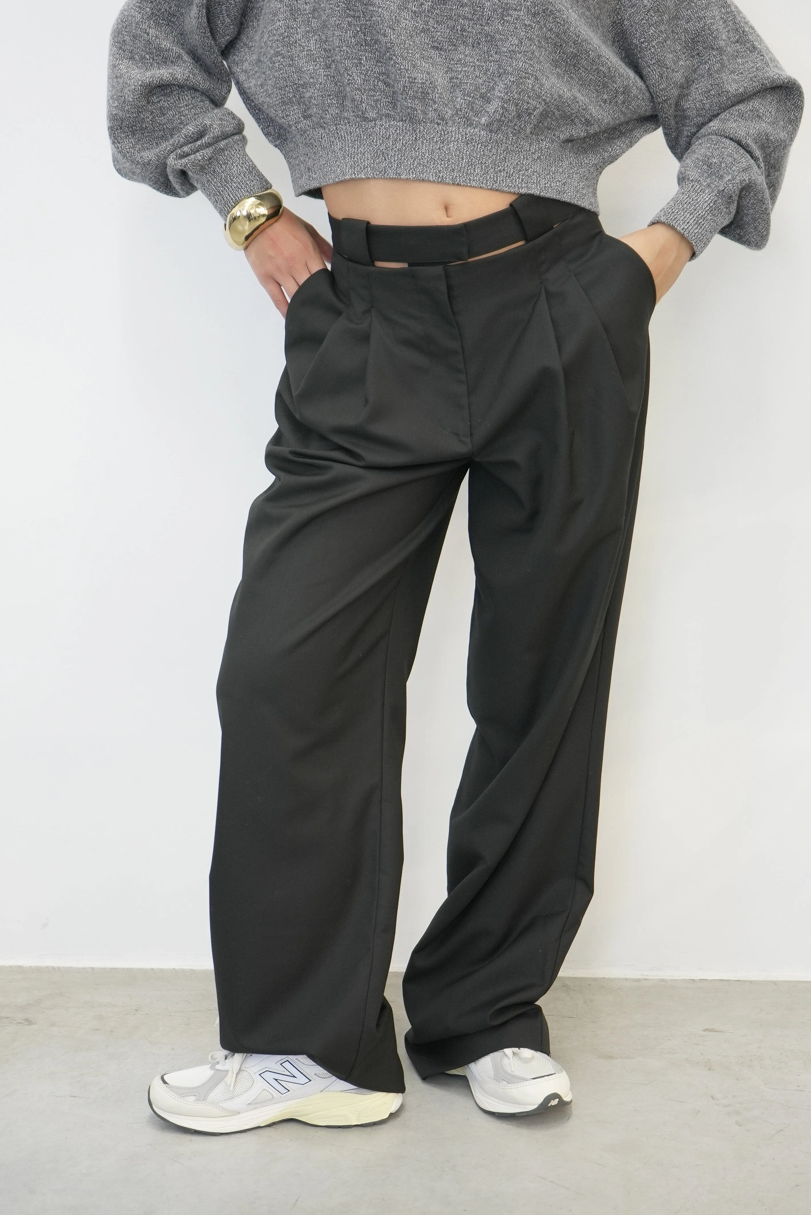 PAULA FRONT CUT PANTS